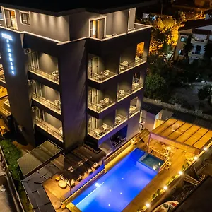 **** Hotel Piramida Albanië